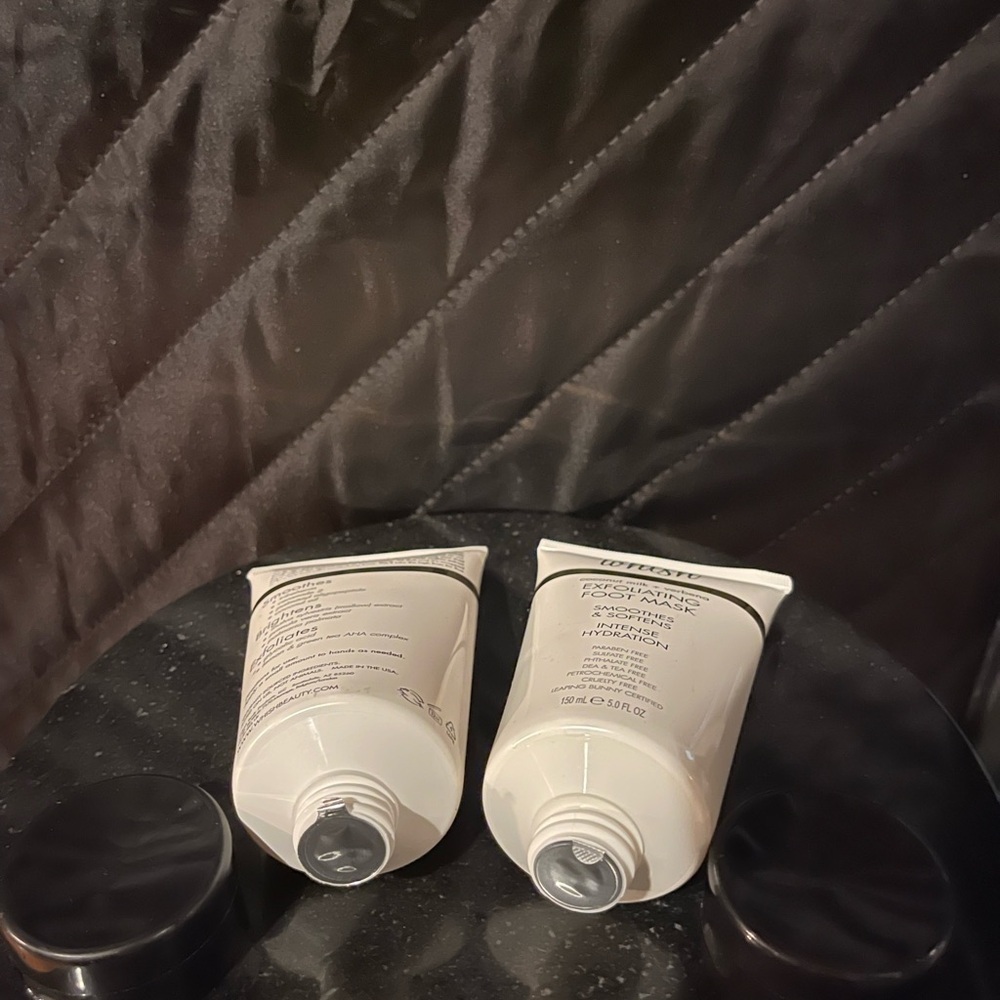 Whish Hand Remedy and Exfoliating Foot Mask Set - Picture 3 of 3